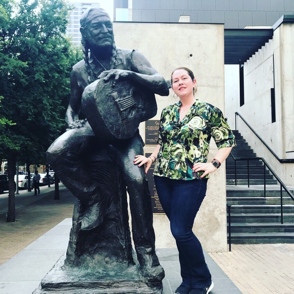 Meet your Posher, Rebecca - Picture 3 of 5